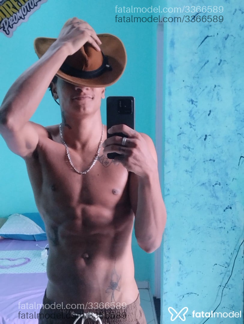 Acompanhante homem com cabelo grisalho de olhos pretos - Will Limax