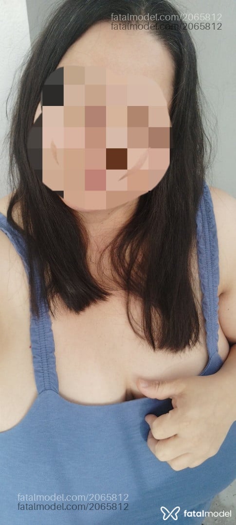 Acompanhante mulher com cabelo castanho de olhos castanhos - Joana Dias Acompanhante mulher com cabelo castanho de olhos castanhos - Joana Dias