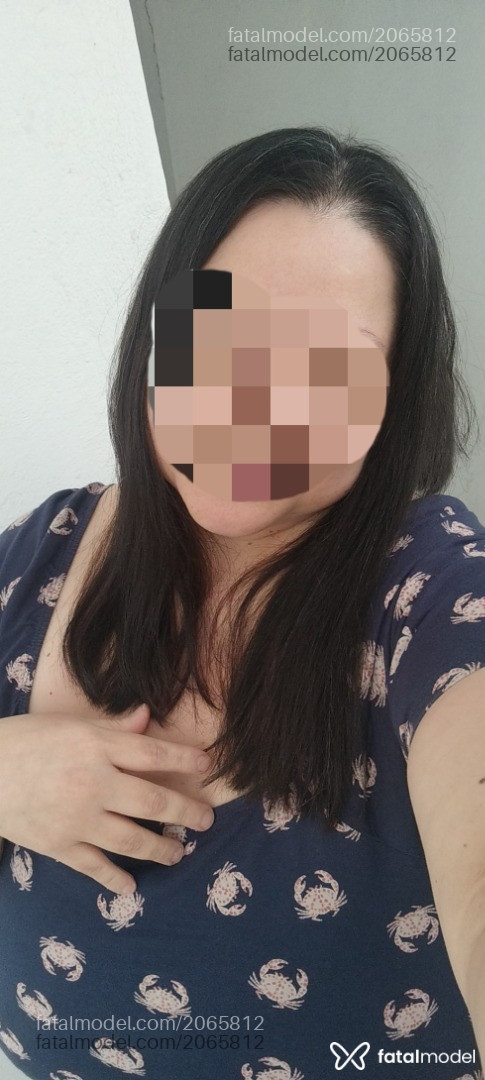 Acompanhante mulher com cabelo castanho de olhos castanhos - Joana Dias Acompanhante mulher com cabelo castanho de olhos castanhos - Joana Dias