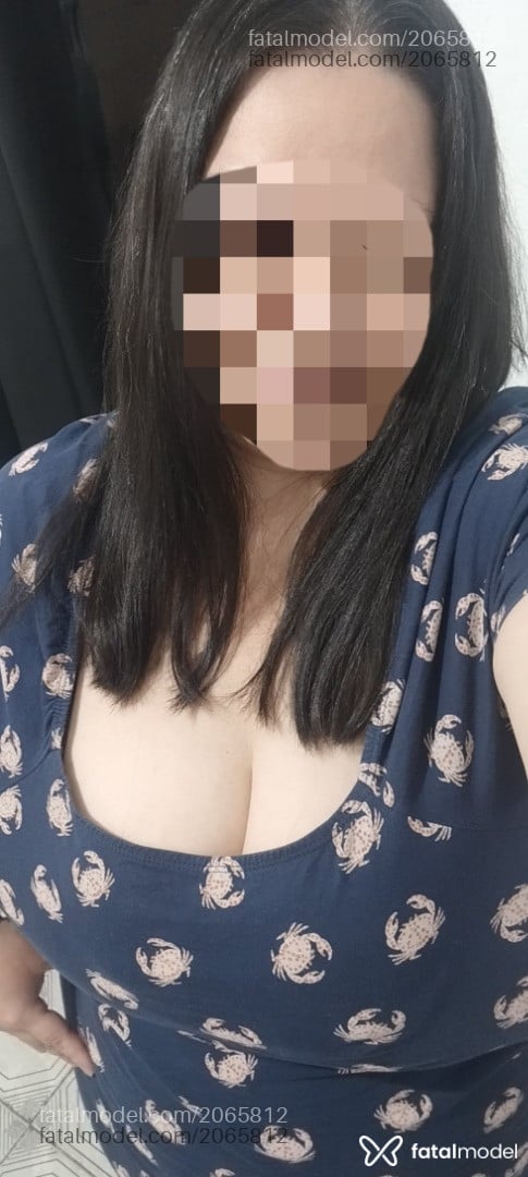Acompanhante mulher com cabelo castanho de olhos castanhos - Joana Dias
