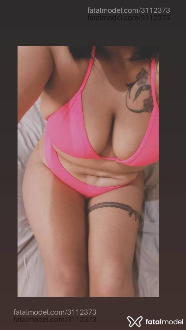 Acompanhante mulher morena (o) de olhos castanhos - Kaka