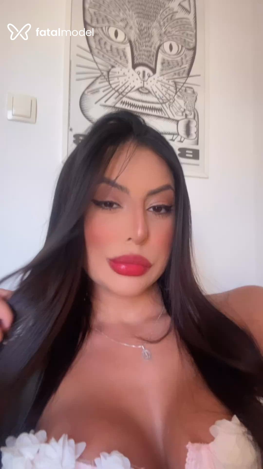 Acompanhante mulher morena (o) de olhos castanhos - Crystal Acompanhante mulher morena (o) de olhos castanhos - Crystal