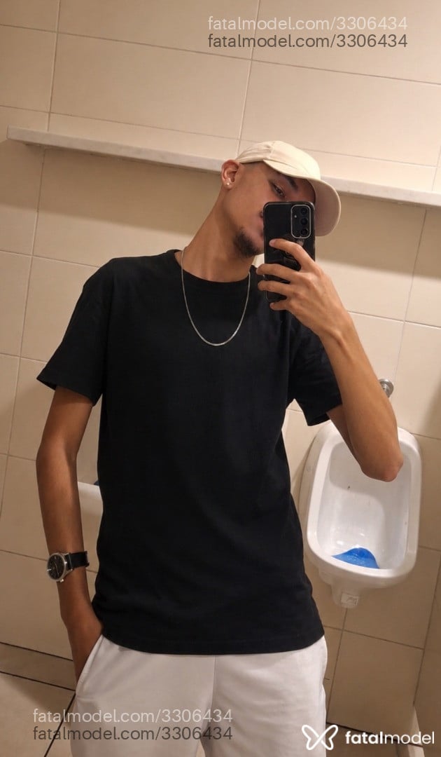 Acompanhante homem morena (o) de olhos castanhos - Meninão Provocante