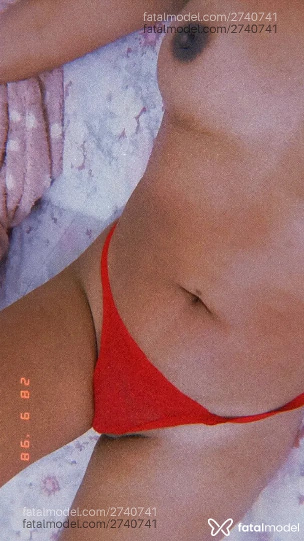 Acompanhante mulher morena (o) de olhos pretos - Morena