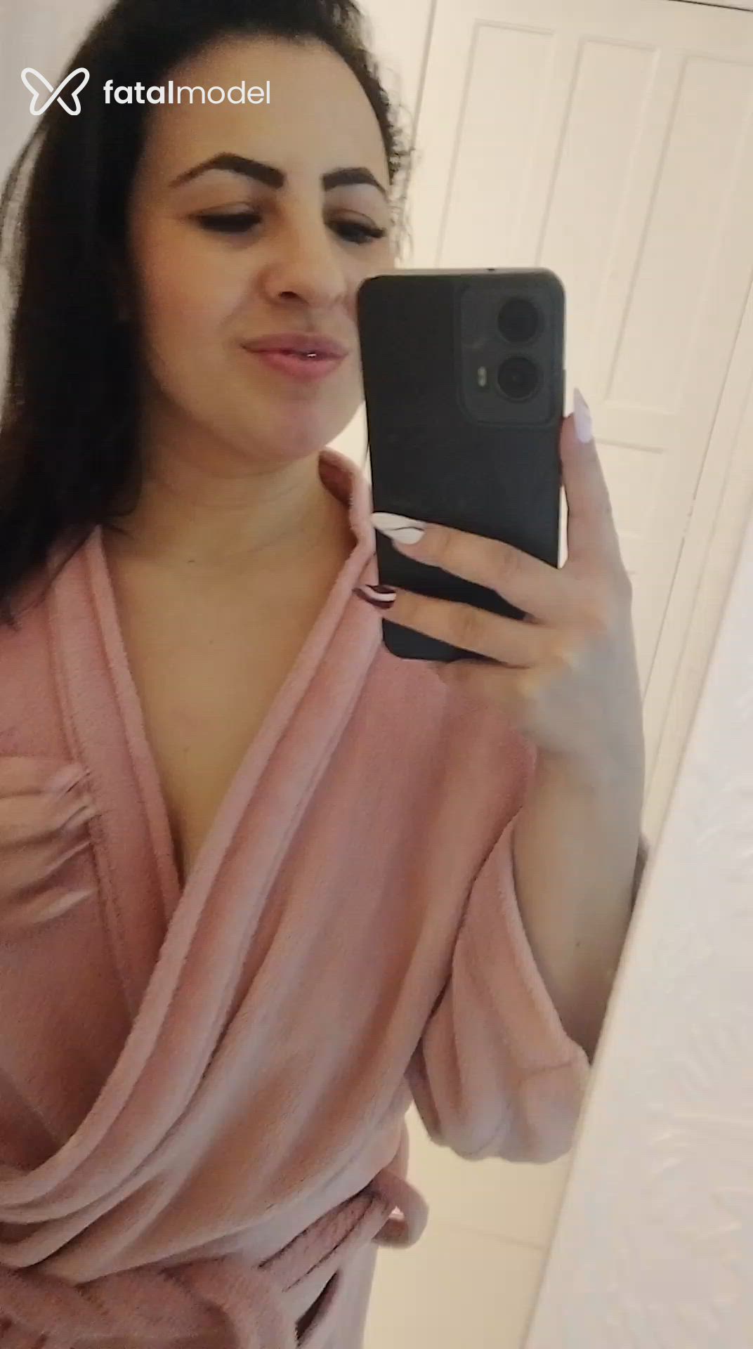 Acompanhante mulher morena (o) de olhos castanhos - Bruna Rafaella
