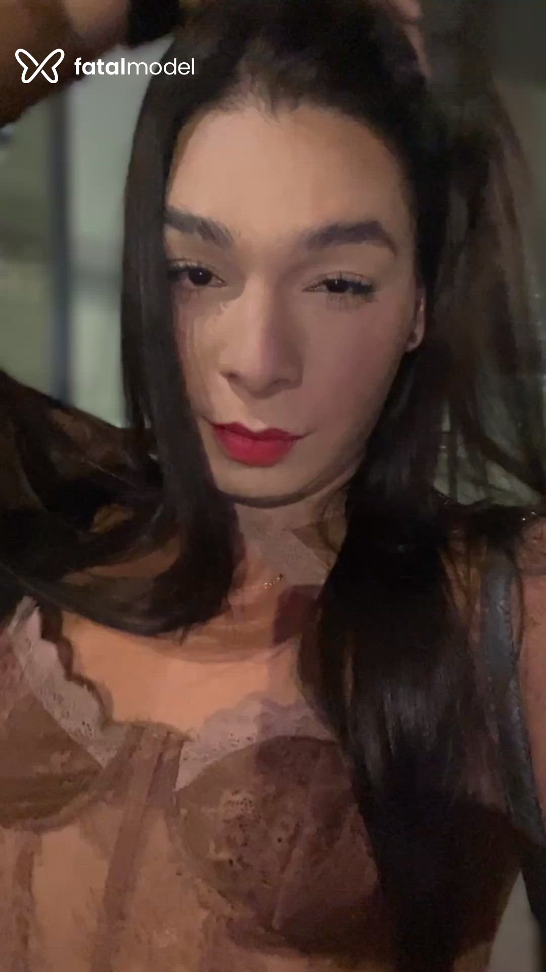 Acompanhante mulher trans com cabelo castanho de olhos pretos - Leticia Silva Acompanhante mulher trans com cabelo castanho de olhos pretos - Leticia Silva