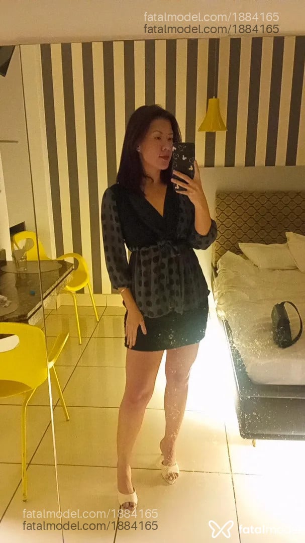 Acompanhante mulher com cabelo castanho de olhos castanhos - Luíza Graciela
