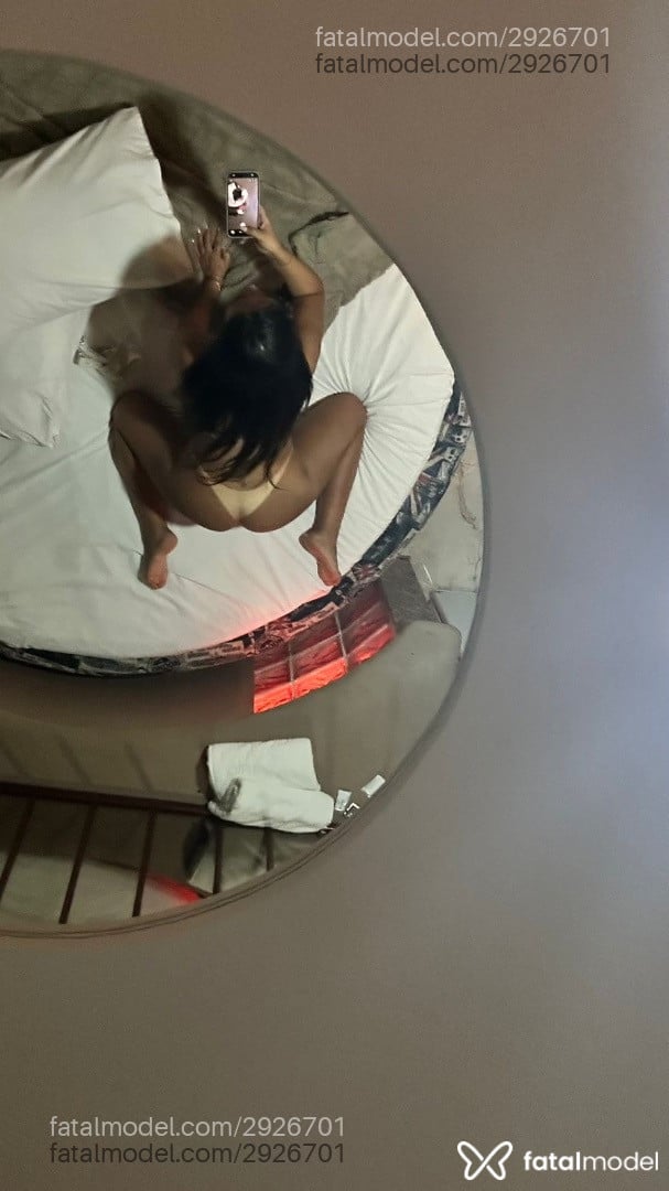Acompanhante mulher com cabelo castanho de olhos castanhos - Alyne