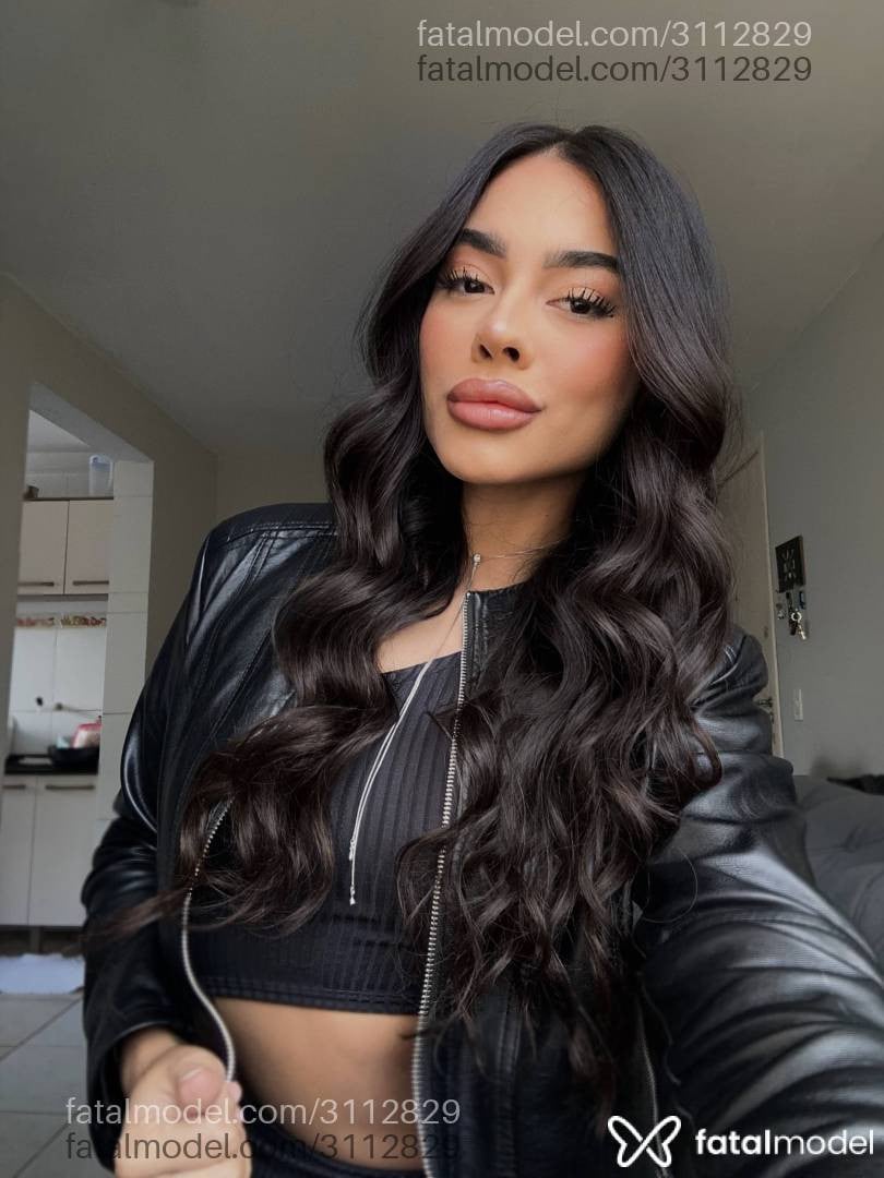 Acompanhante mulher morena (o) de olhos castanhos em Curitiba - Marjorie Lopes