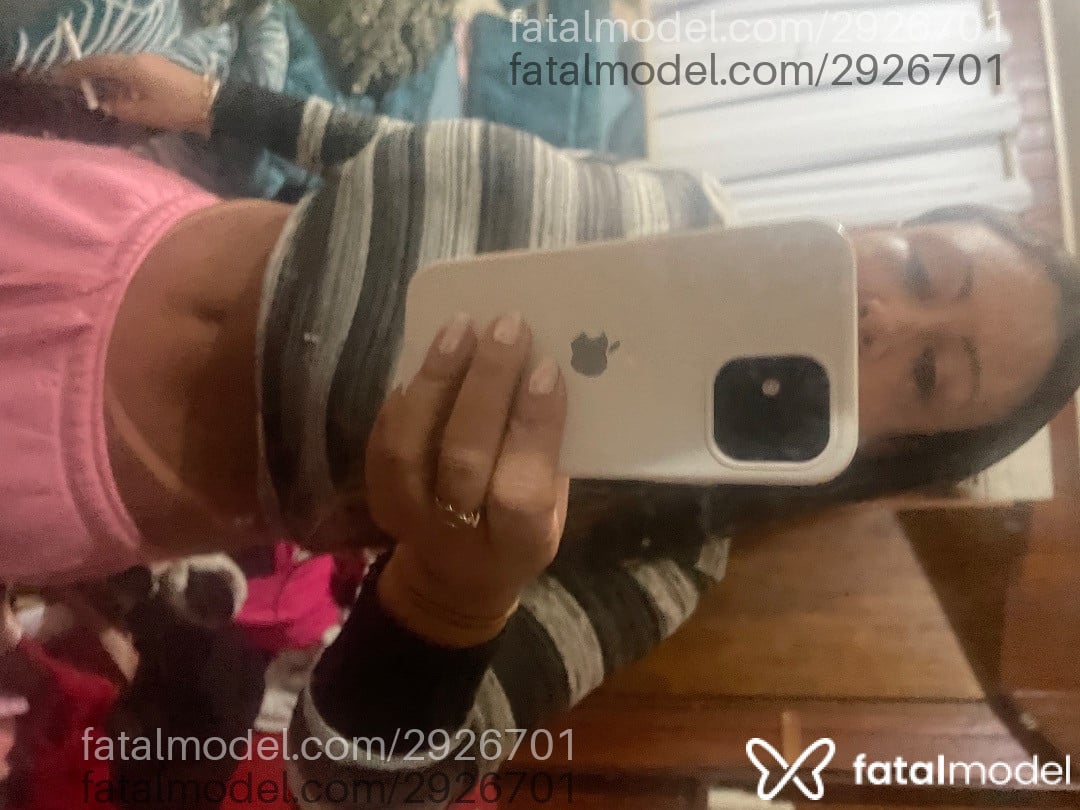 Acompanhante mulher com cabelo castanho de olhos castanhos - Alyne