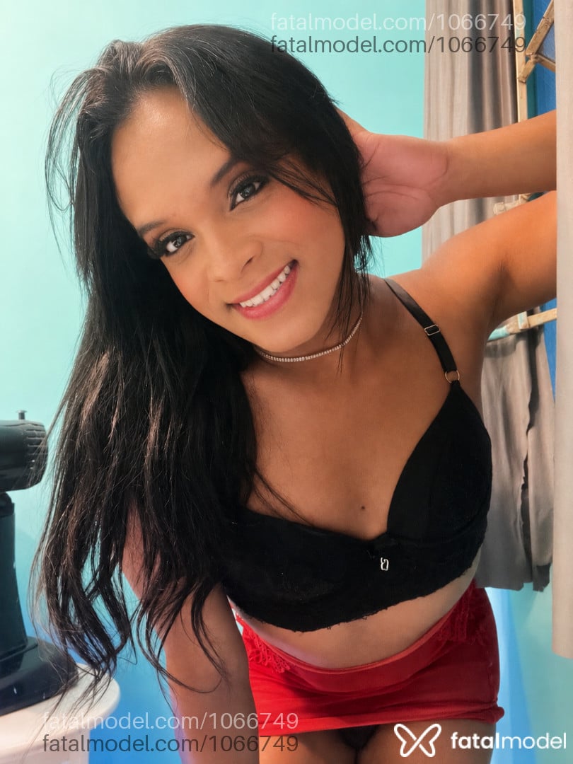 Acompanhante travesti morena (o) de olhos pretos - Lays Lima