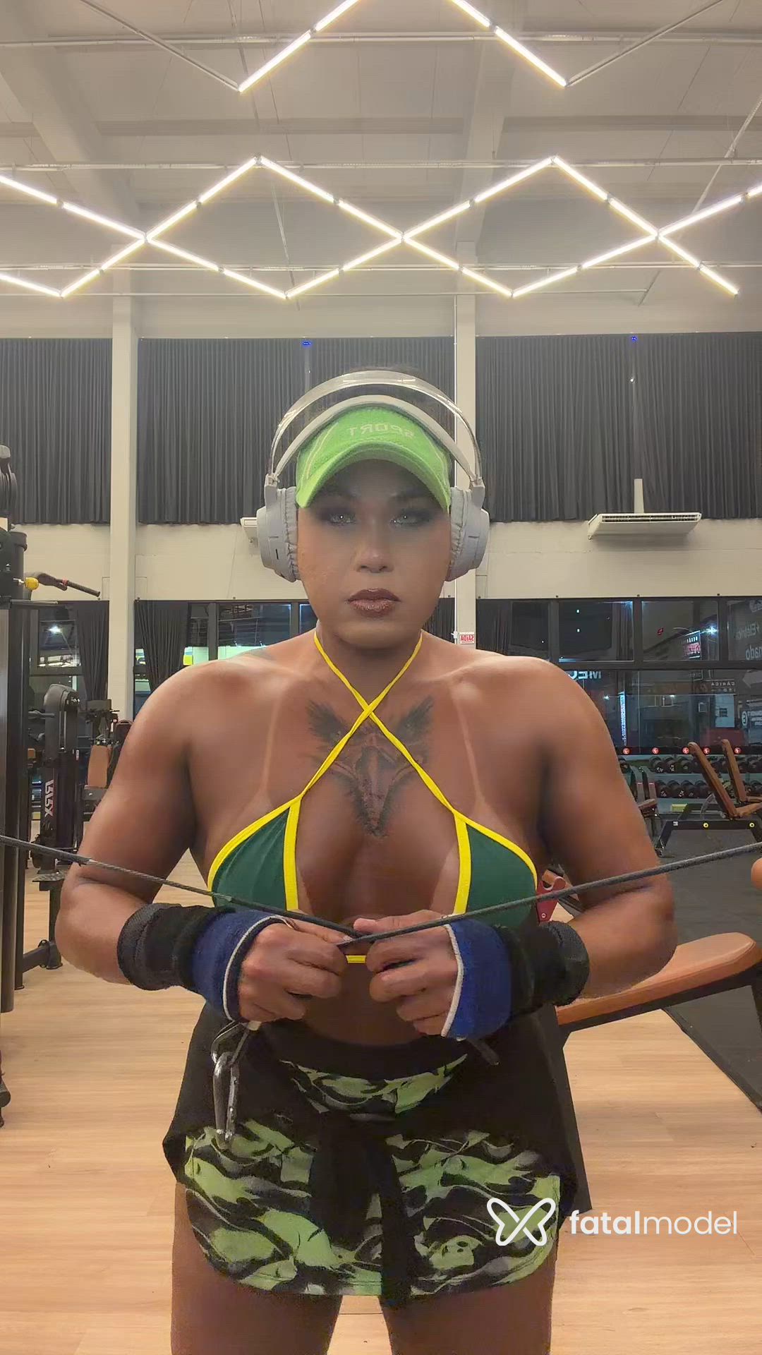 Acompanhante travesti morena (o) de olhos mel - Kamila atleta Acompanhante travesti morena (o) de olhos mel - Kamila atleta