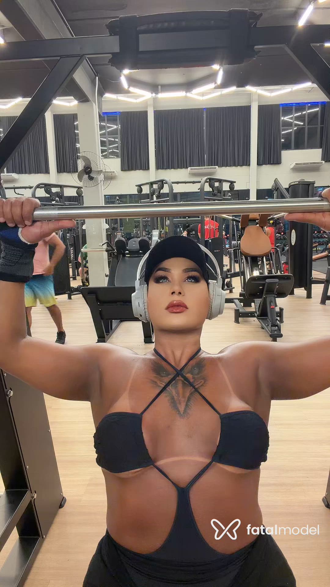 Acompanhante travesti morena (o) de olhos mel - Kamila atleta