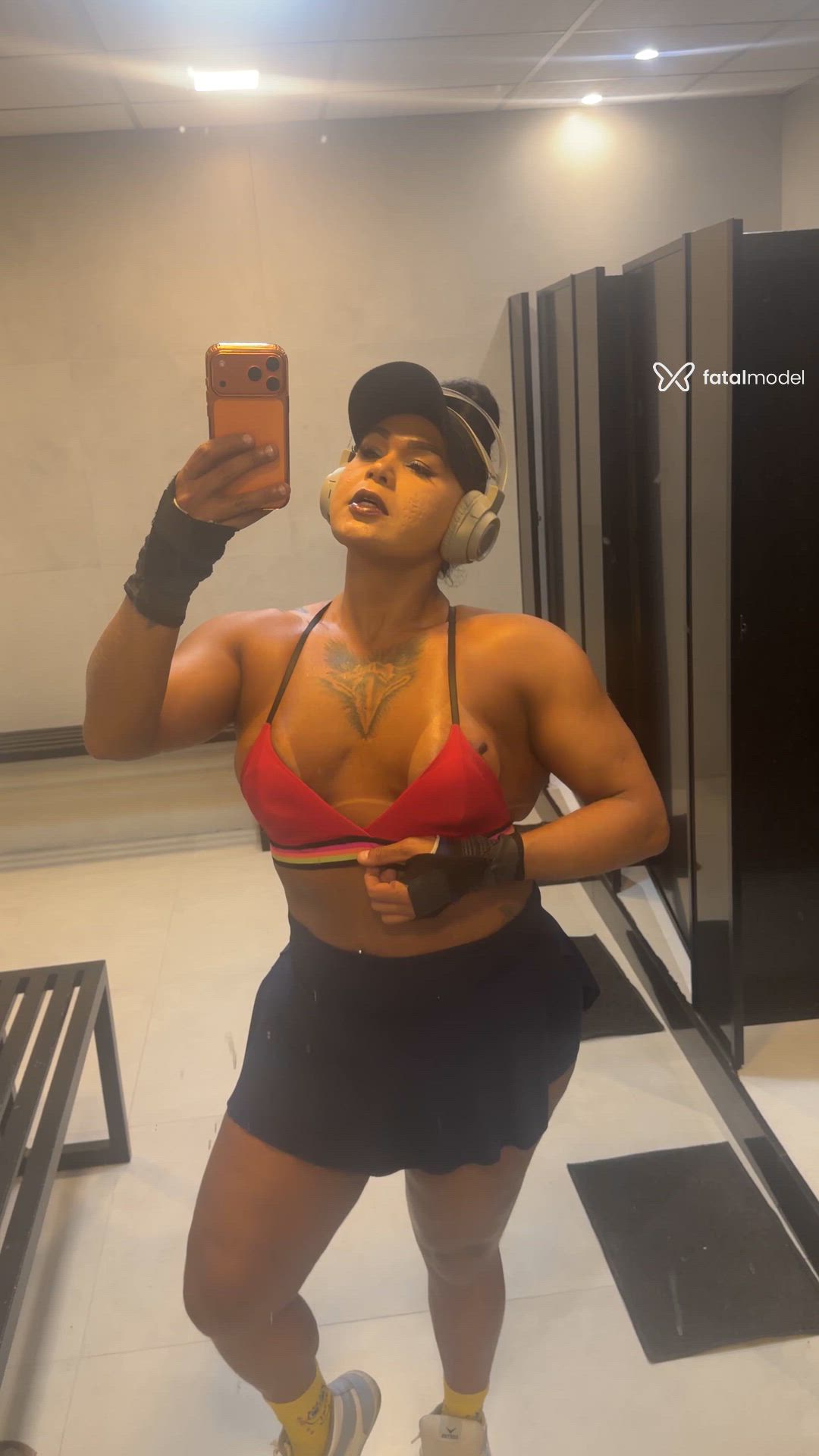 Acompanhante travesti morena (o) de olhos mel - Kamila atleta Acompanhante travesti morena (o) de olhos mel - Kamila atleta