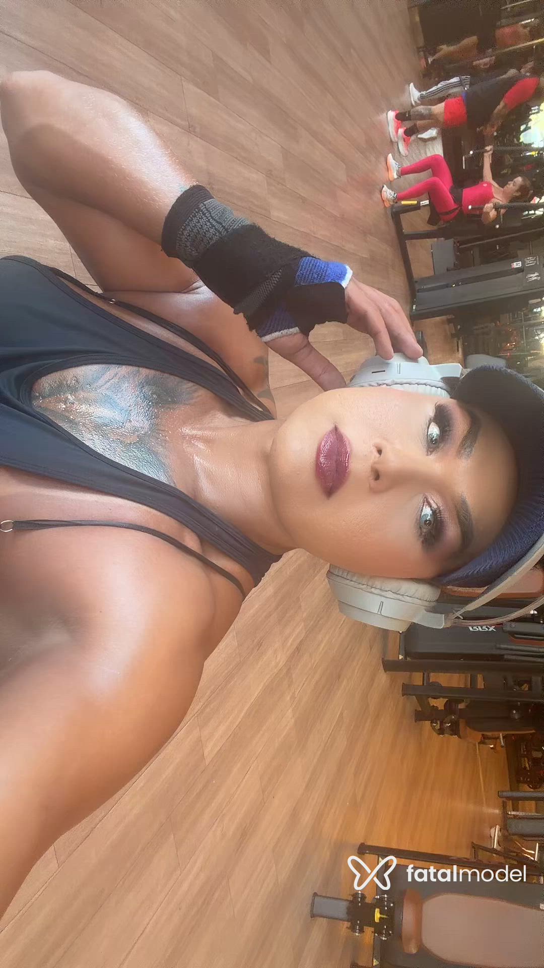 Acompanhante travesti morena (o) de olhos mel - Kamila atleta Acompanhante travesti morena (o) de olhos mel - Kamila atleta