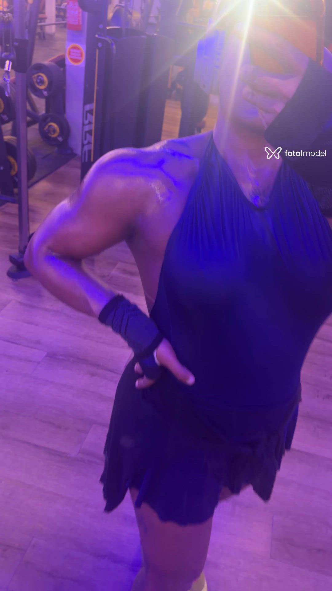 Acompanhante travesti morena (o) de olhos mel - Kamila atleta Acompanhante travesti morena (o) de olhos mel - Kamila atleta