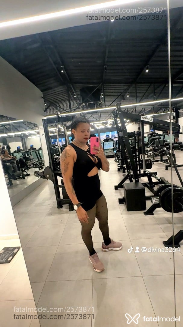 Acompanhante mulher morena (o) de olhos pretos - Cacau
