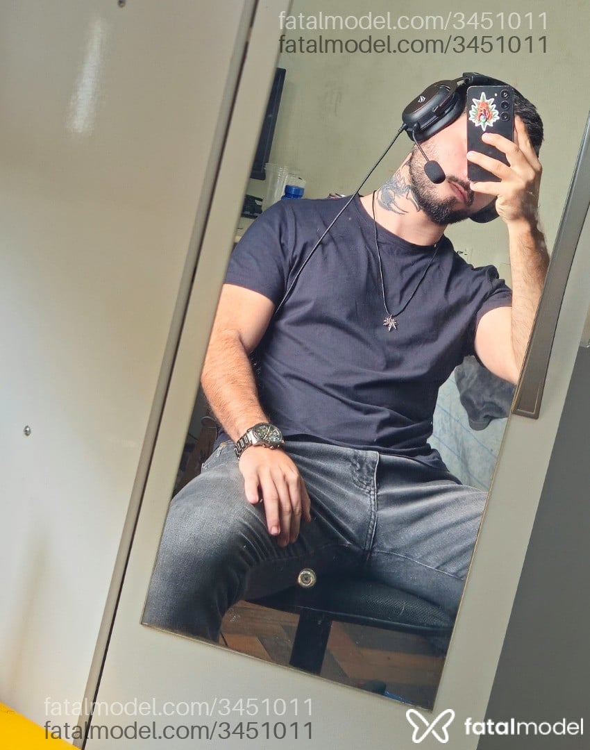 Acompanhante homem com cabelo castanho de olhos castanhos - Rafael