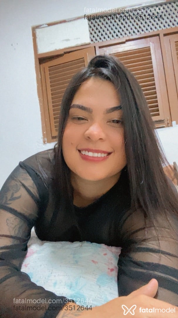 Acompanhante mulher morena (o) de olhos mel - Letícia