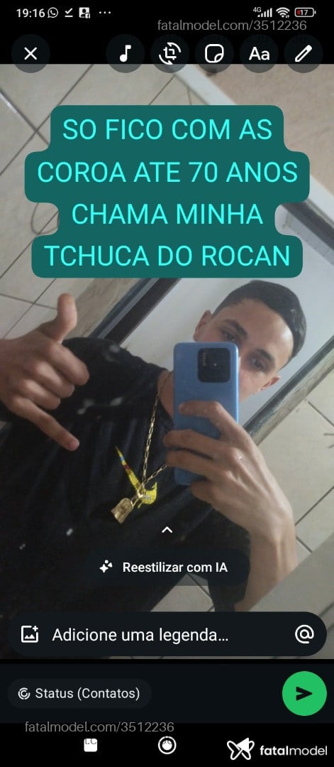 Acompanhante homem com cabelo grisalho de olhos mel - Mateusi Acompanhante homem com cabelo grisalho de olhos mel - Mateusi
