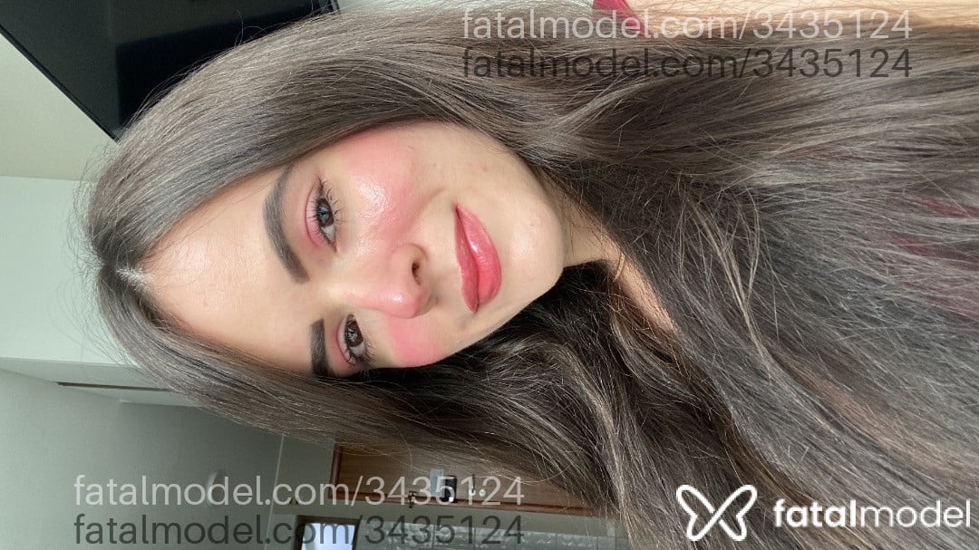 Acompanhante mulher com cabelo castanho de olhos castanhos - Vanessa