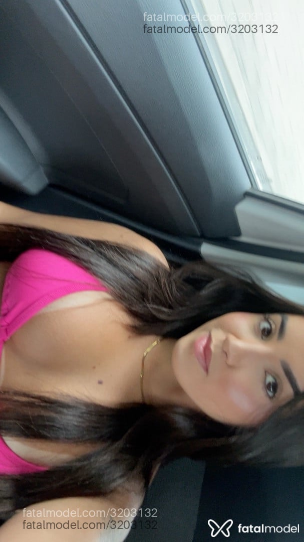 Acompanhante mulher com cabelo castanho de olhos castanhos - Evelyn