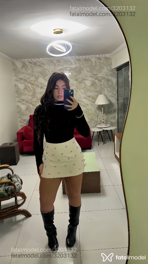 Acompanhante mulher com cabelo castanho de olhos castanhos - Evelyn