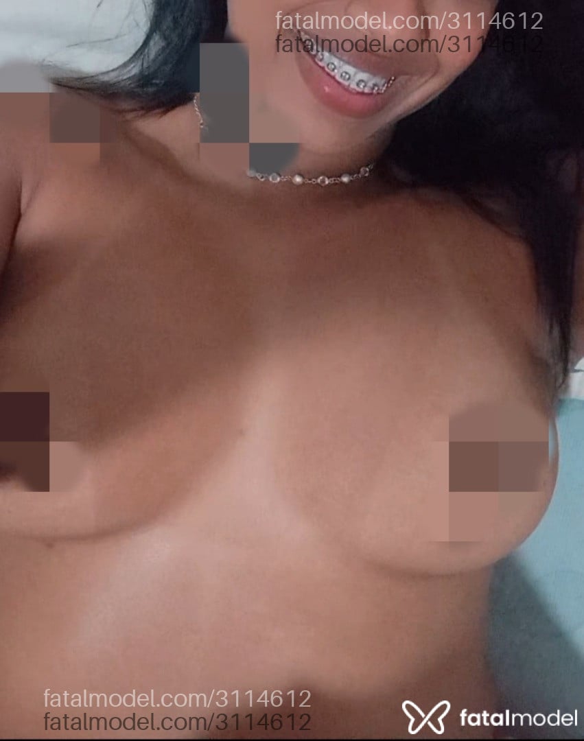 Acompanhante mulher morena (o) de olhos castanhos - Mia Albuquerque