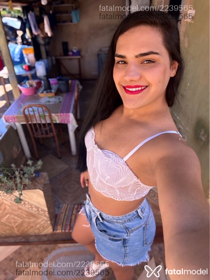 Acompanhante mulher trans morena (o) de olhos castanhos - Luiza Souza