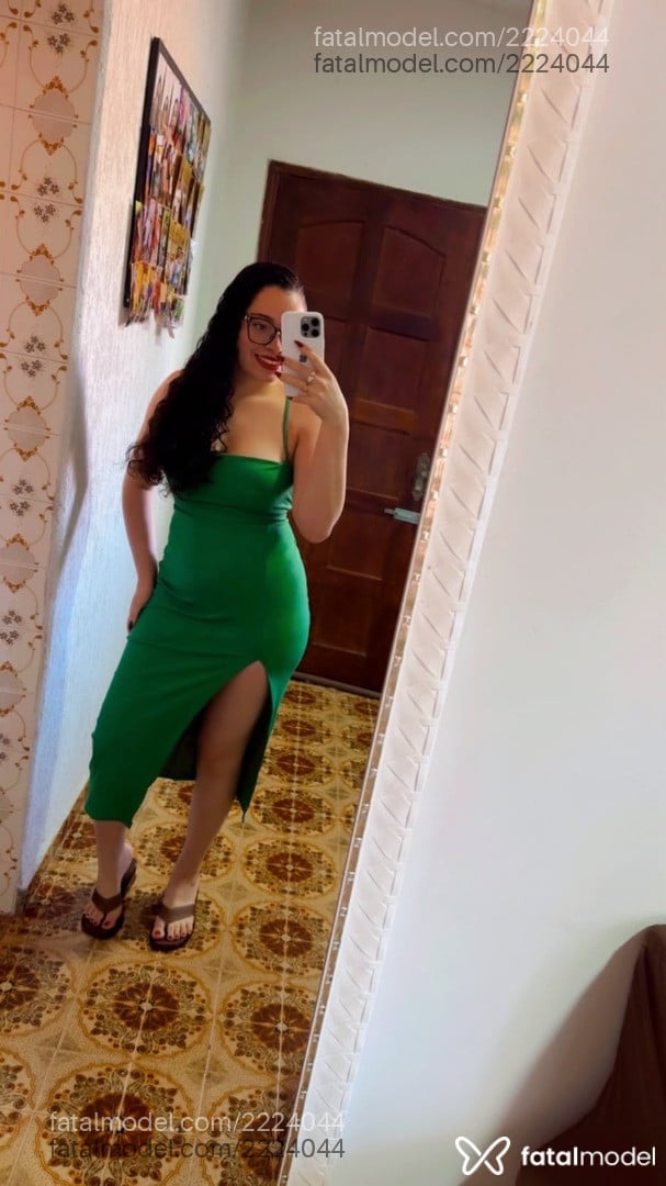 Acompanhante mulher com cabelo castanho de olhos castanhos - Aylaa