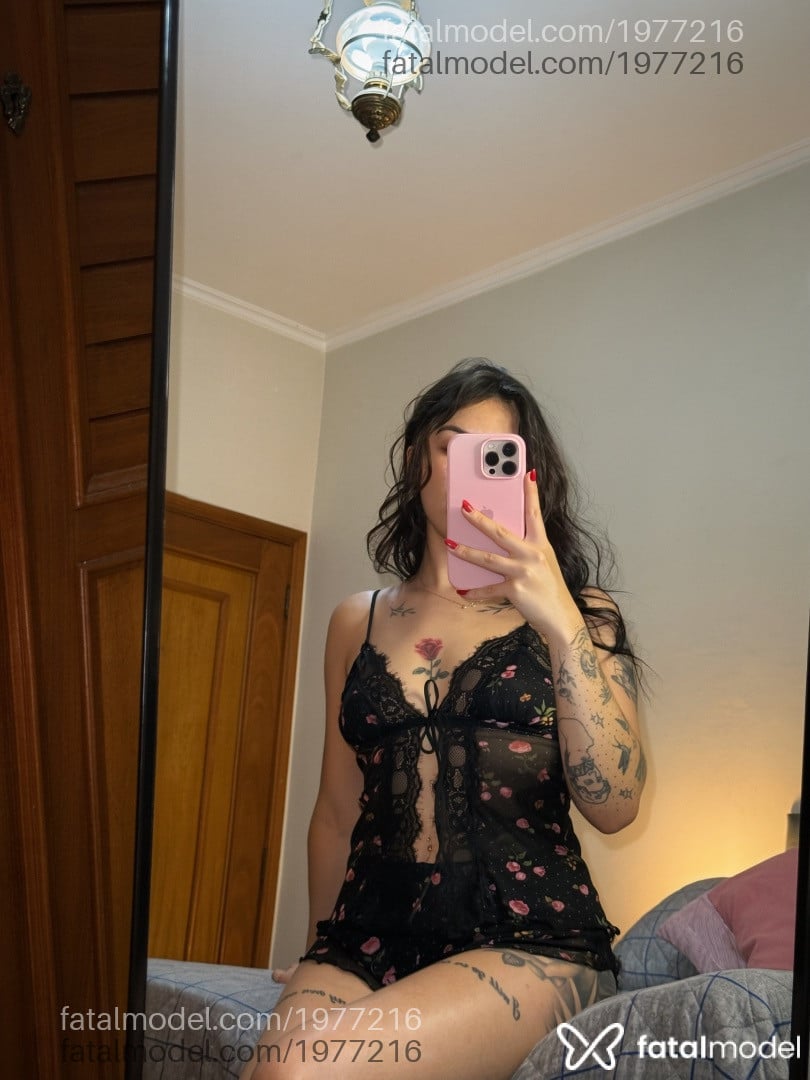 Acompanhante mulher morena (o) de olhos pretos - Jaque Rossatto