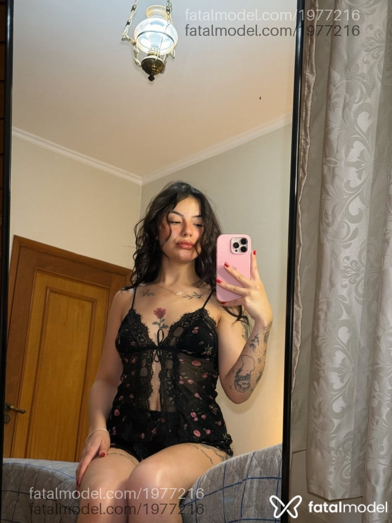 Acompanhante mulher morena (o) de olhos pretos - Jaque Rossatto