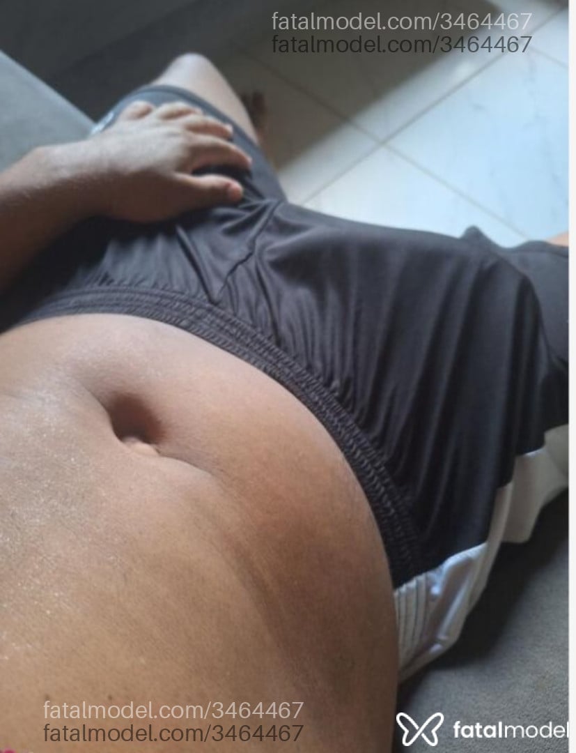 Acompanhante homem com cabelo grisalho de olhos castanhos - Silva