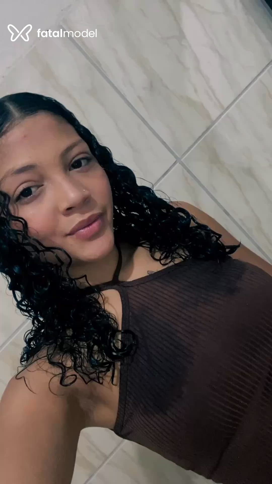 Acompanhante mulher morena (o) de olhos castanhos - Thaís Acompanhante mulher morena (o) de olhos castanhos - Thaís