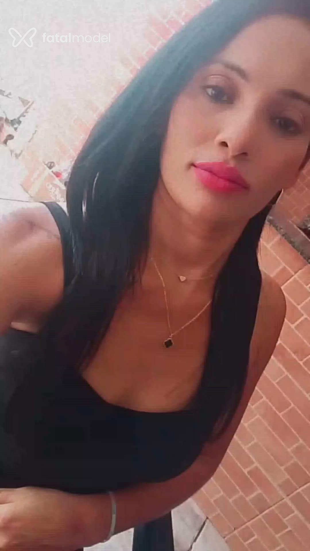 Acompanhante mulher com cabelo castanho de olhos castanhos - Lenny