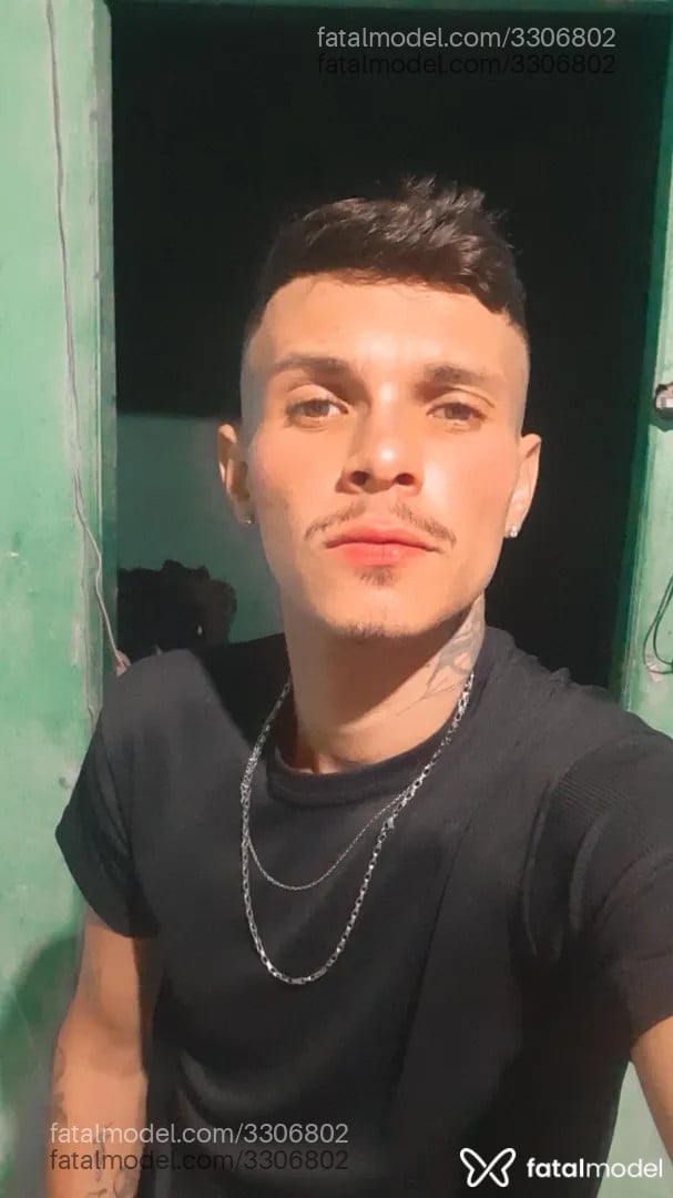 Acompanhante homem morena (o) de olhos castanhos - Gpcomlocal