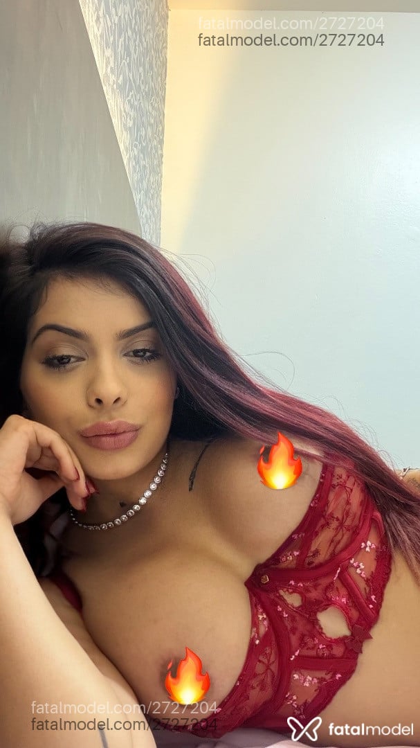 Acompanhante mulher ruiva (o) de olhos castanhos - Rafaela