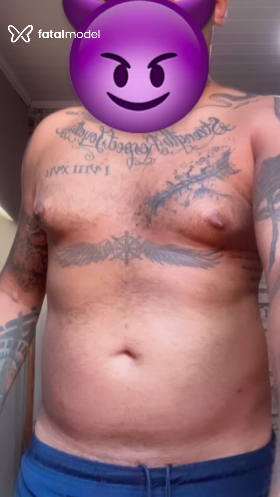 Acompanhante homem morena (o) de olhos castanhos - Morenotatuado