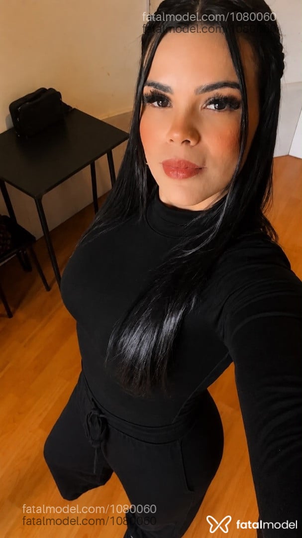 Acompanhante mulher morena (o) de olhos castanhos - Suzi Barth Acompanhante mulher morena (o) de olhos castanhos - Suzi Barth