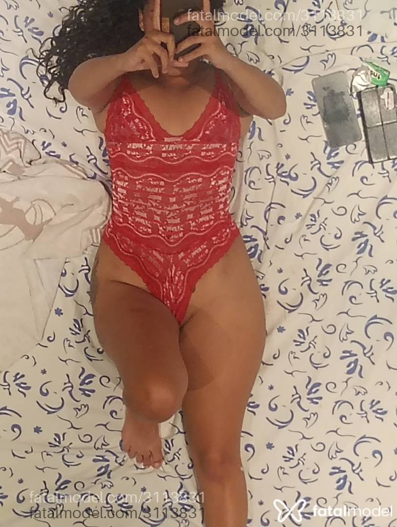 Acompanhante mulher morena (o) de olhos castanhos - Esther