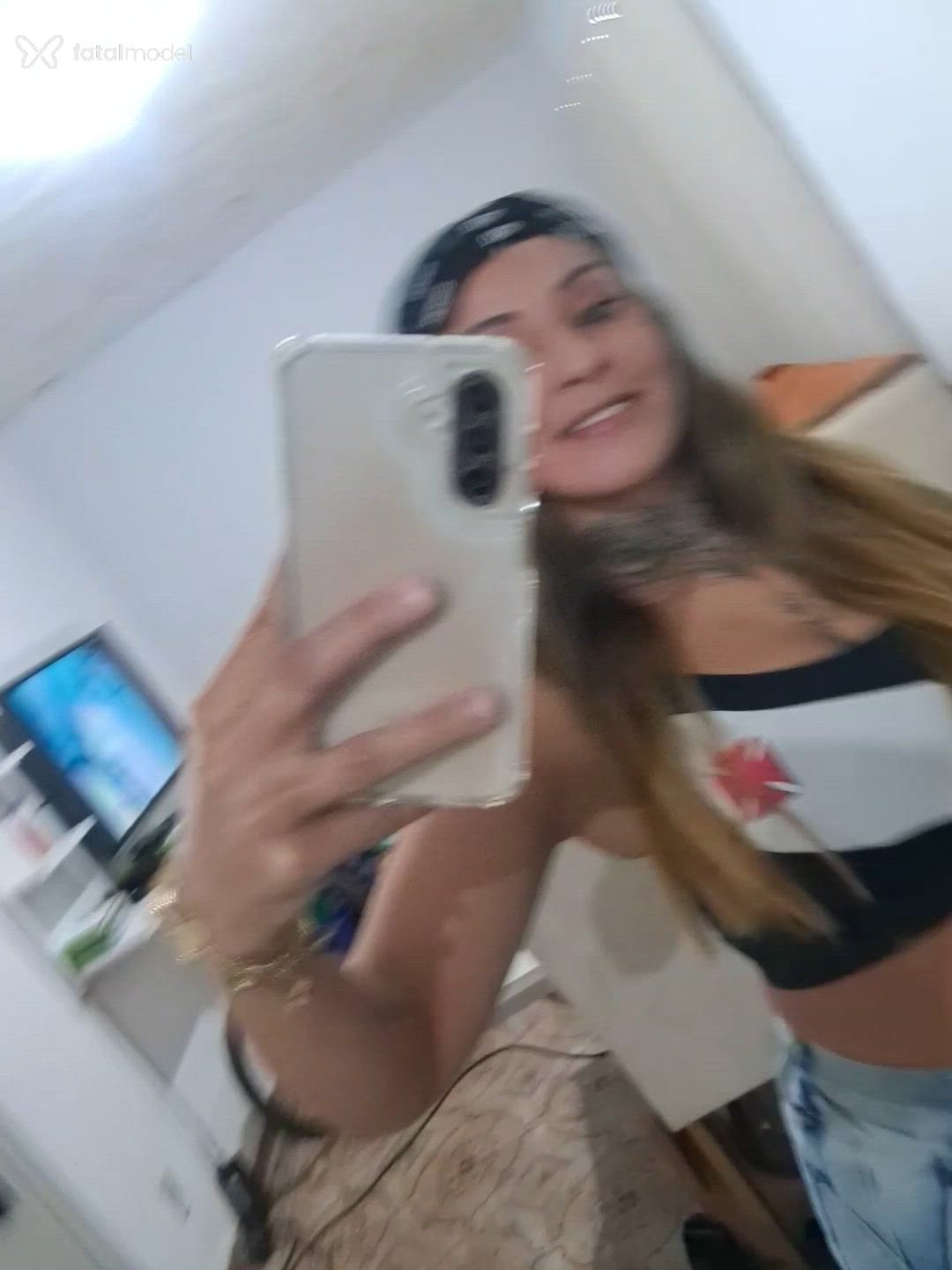 Acompanhante mulher com cabelo castanho de olhos castanhos - Valentina