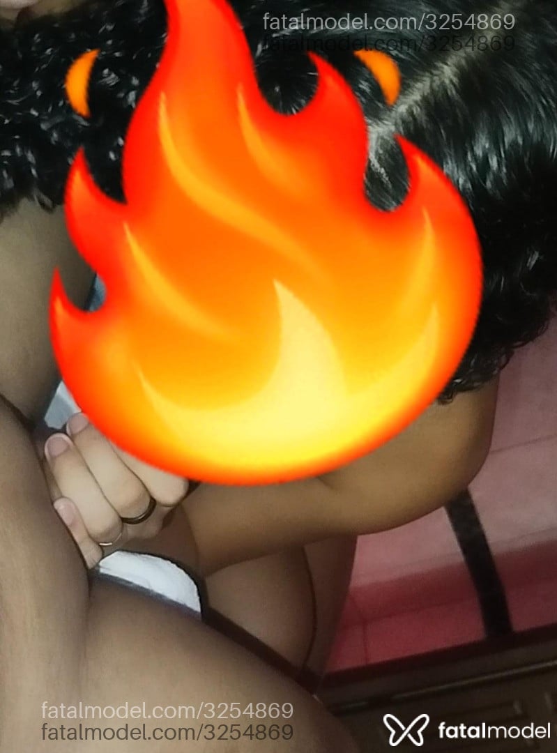 Acompanhante mulher trans morena (o) de olhos castanhos - Leticia Pereira
