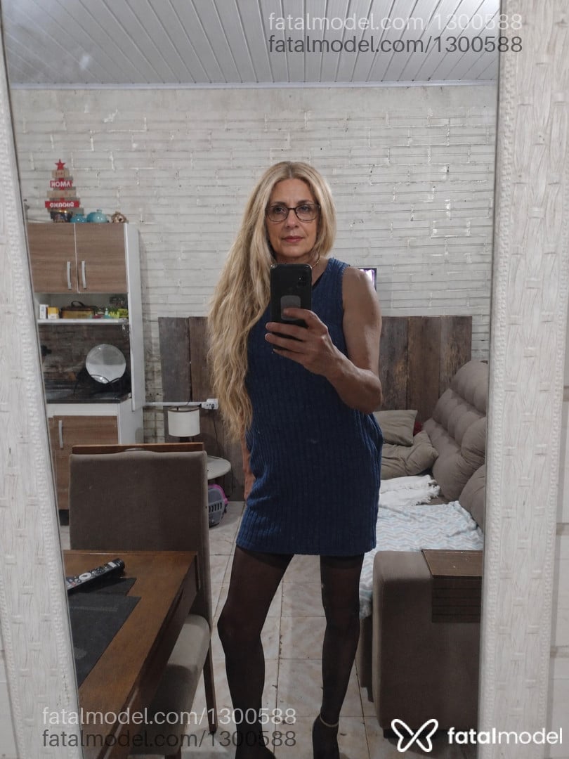Acompanhante travesti loira (o) de olhos azuis - Cristine