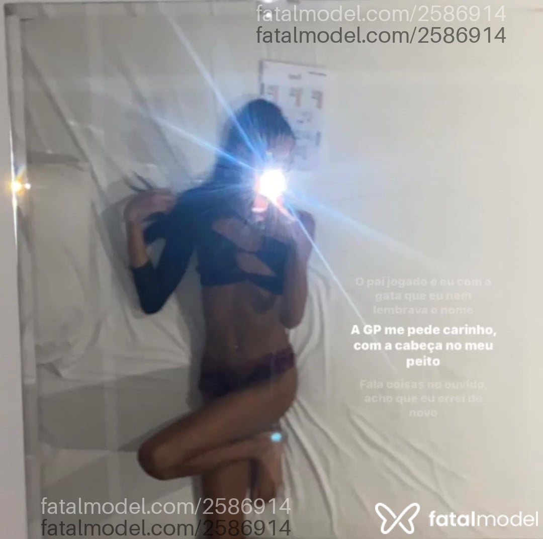 Acompanhante mulher trans morena (o) de olhos castanhos - Roberta