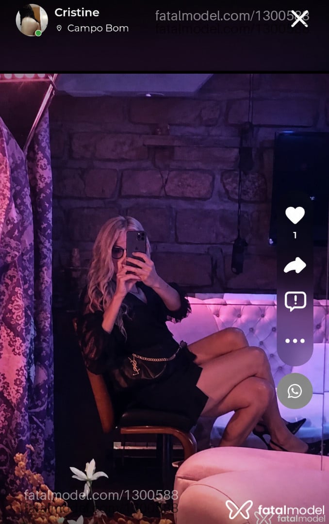 Acompanhante travesti loira (o) de olhos azuis - Cristine