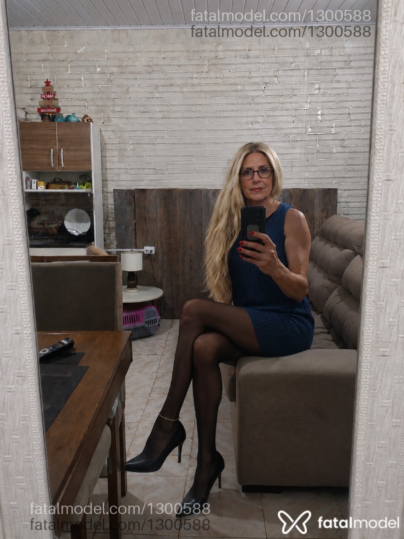 Acompanhante travesti loira (o) de olhos azuis - Cristine