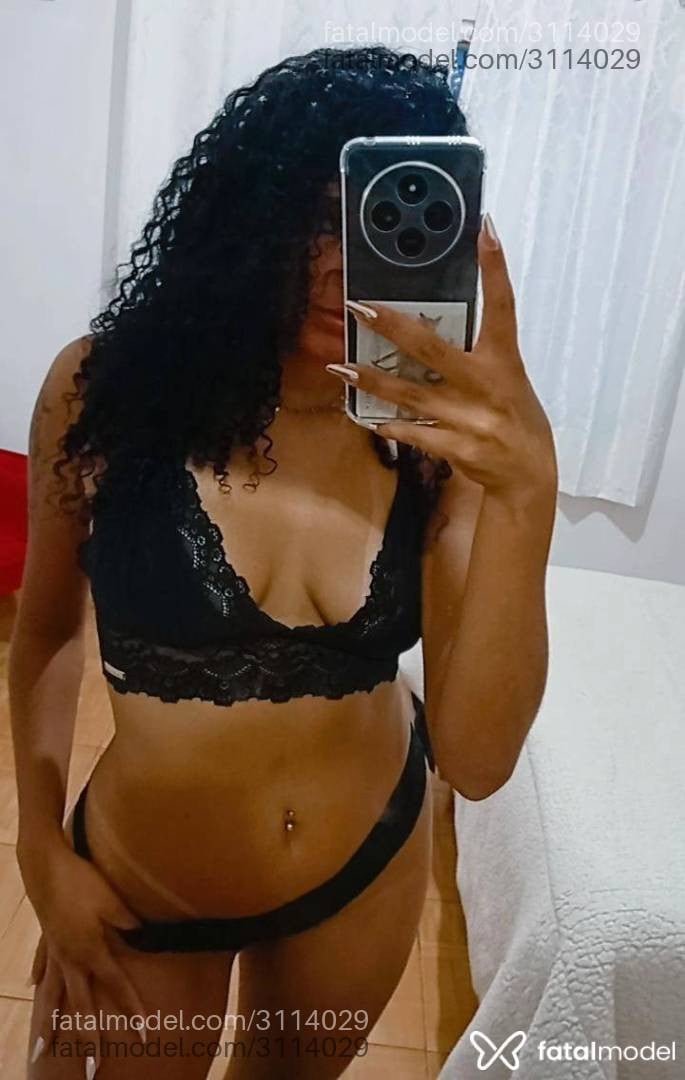 Acompanhante mulher morena (o) de olhos castanhos - Valentina Ravelli