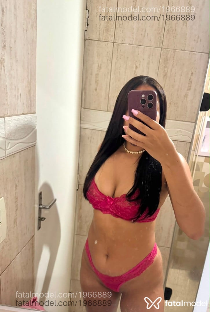 Acompanhante mulher morena (o) de olhos castanhos - Alice Acompanhante mulher morena (o) de olhos castanhos - Alice
