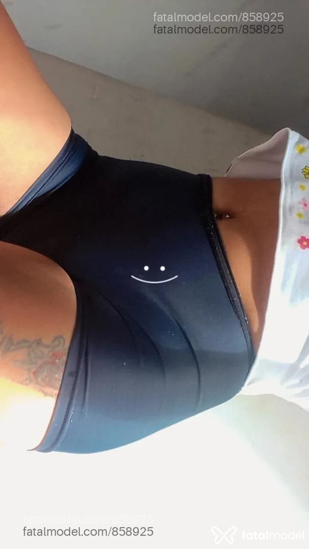 Acompanhante mulher morena (o) de olhos castanhos - Morenaquente