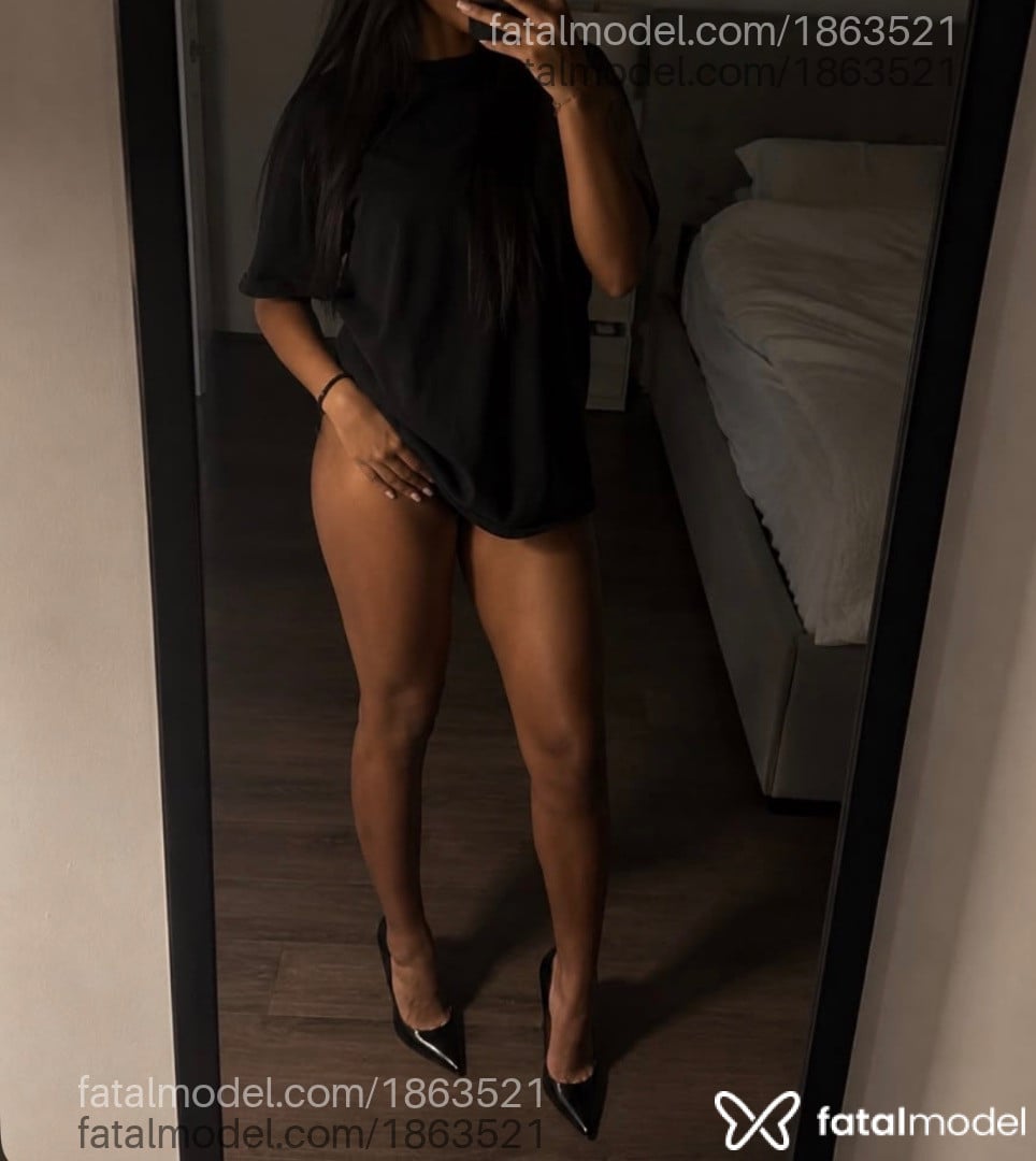 Acompanhante mulher morena (o) de olhos castanhos - Mel Bellini